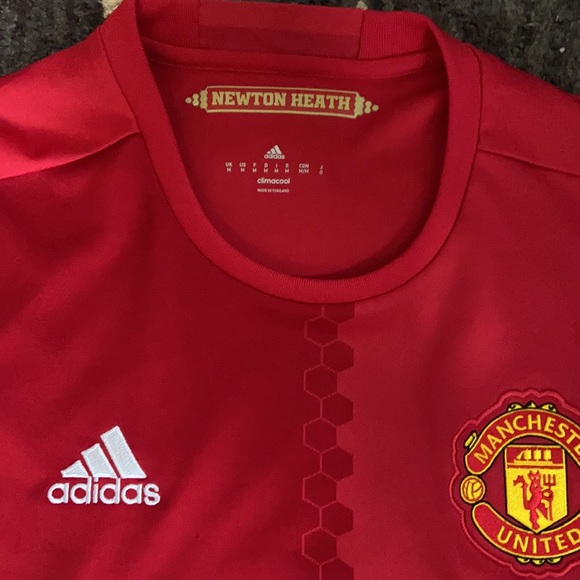 Manchester United 16/17 Home Jersey - Picture 2 of 4